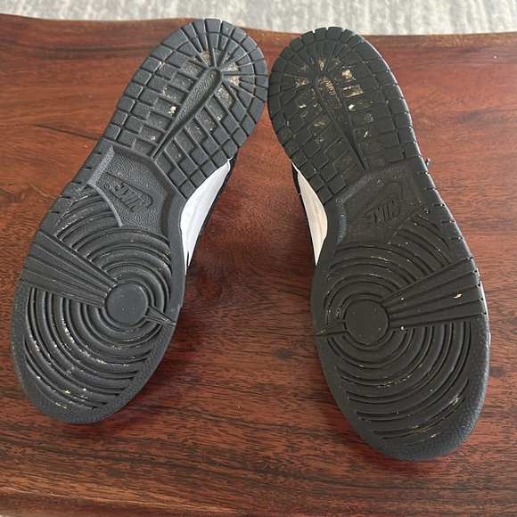 Nike Black and White low dunk pandas - Picture 6 of 6